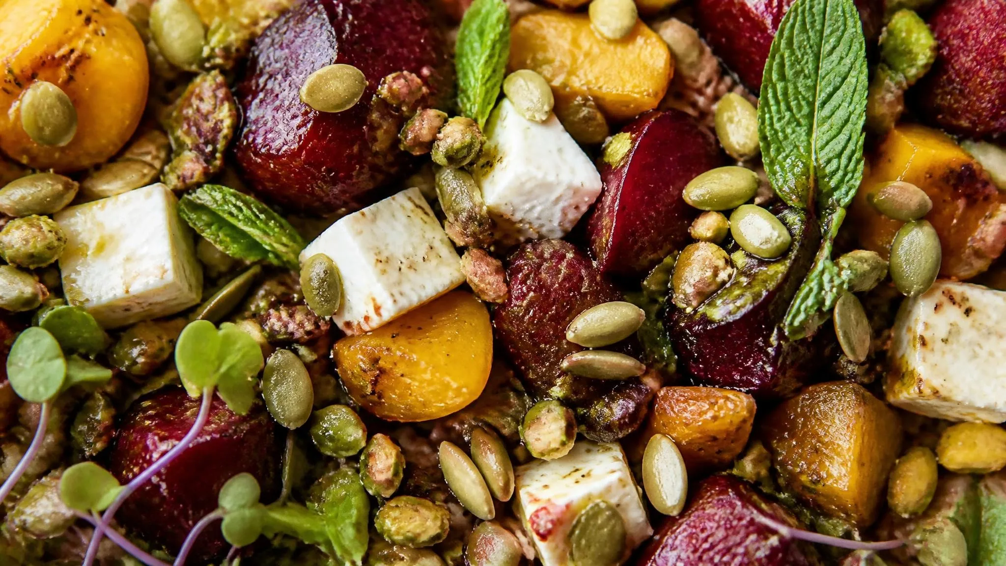 Hearty Farro Beet Salad with Crispy Chickpeas